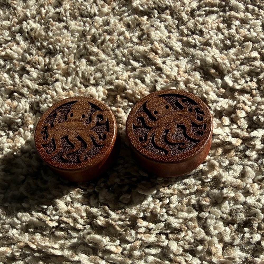 Brown Wooden Omerica Organic octopi plugs
